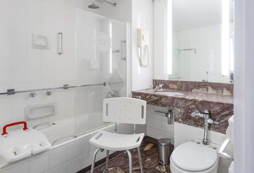 Отель Hyatt Regency Harare The Meikles