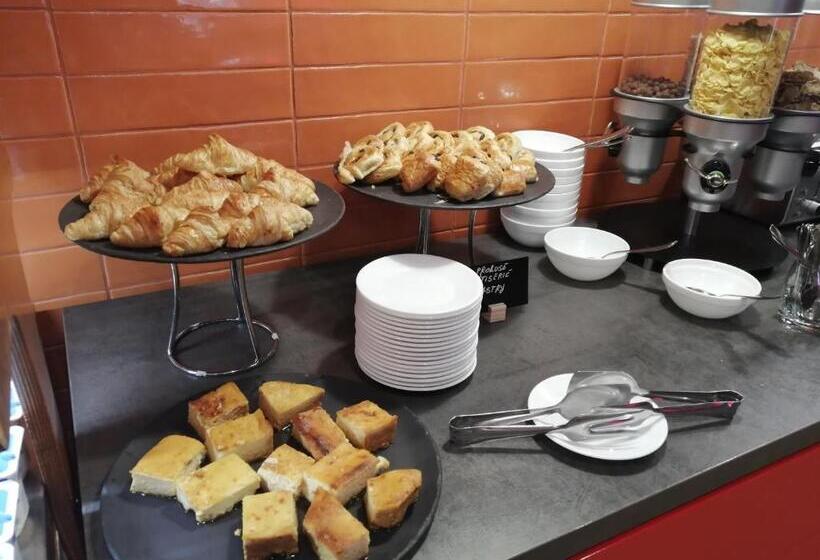 Отель Ibis Styles Dunarea Galati