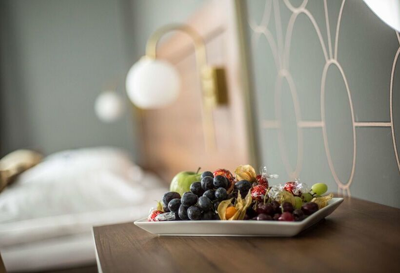 Отель L Boras, Bw Signature Collection