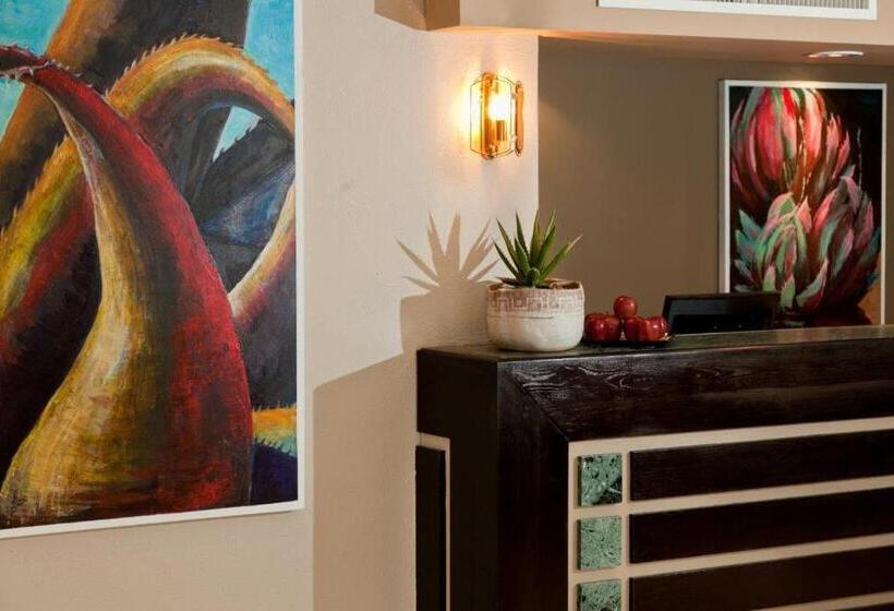 هتل Oudtshoorn Inn