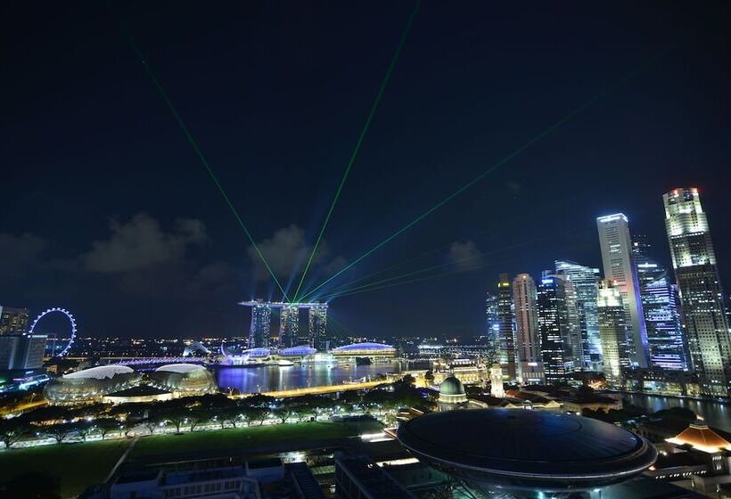 هتل Peninsula Excelsior Singapore, A Wyndham