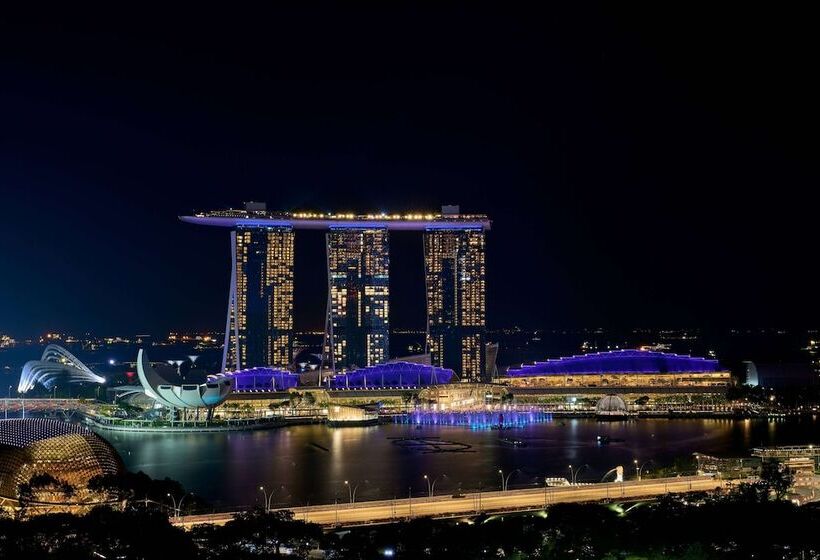 هتل Peninsula Excelsior Singapore, A Wyndham