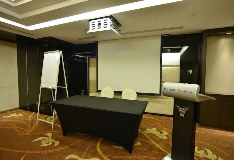 هتل Peninsula Excelsior Singapore, A Wyndham