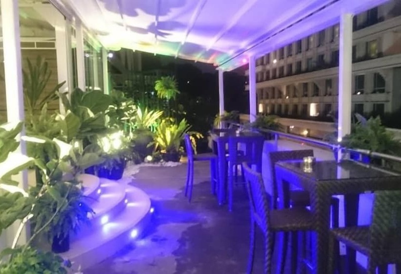 هتل Peninsula Excelsior Singapore, A Wyndham