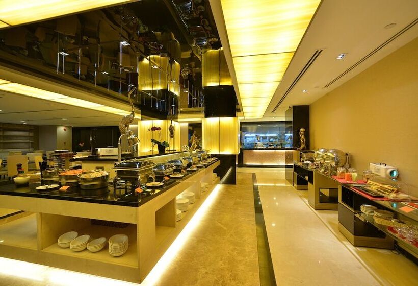 هتل Peninsula Excelsior Singapore, A Wyndham