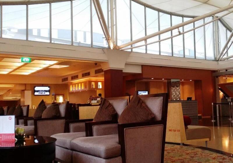 هتل Peninsula Excelsior Singapore, A Wyndham