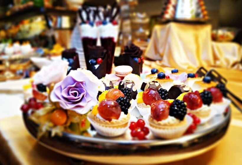 Отель Prahova Plaza