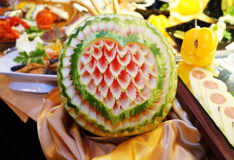 Отель Prahova Plaza