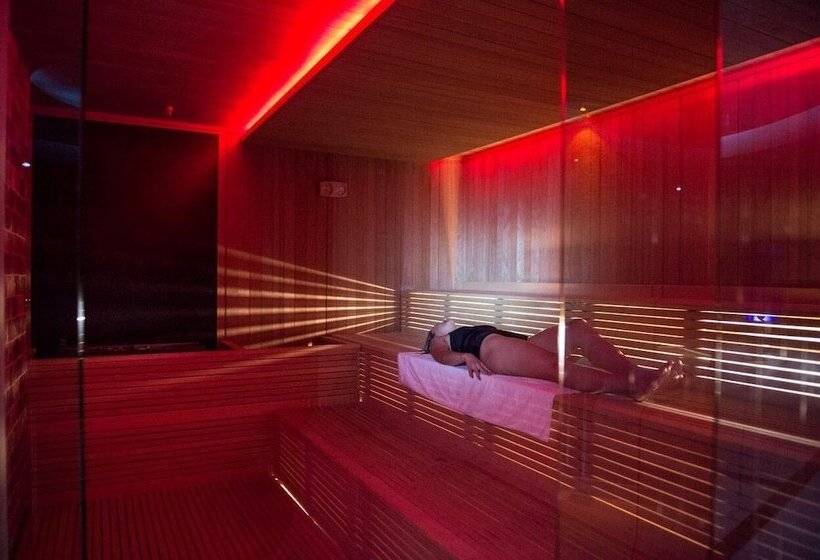 Отель Prahova Plaza