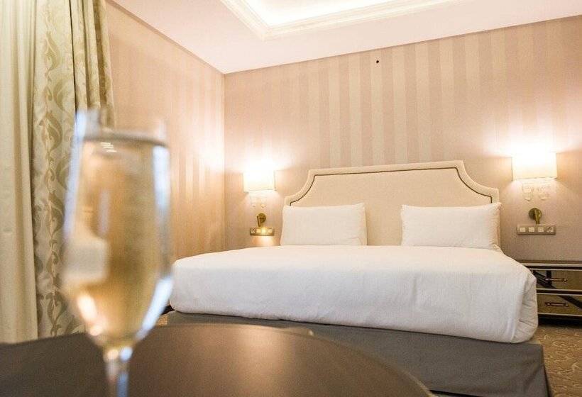 Отель Prahova Plaza