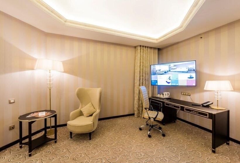 Отель Prahova Plaza