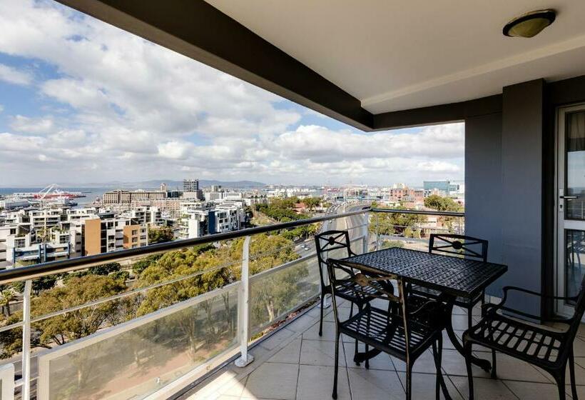 Отель Protea  By Marriott Cape Town Cape Castle