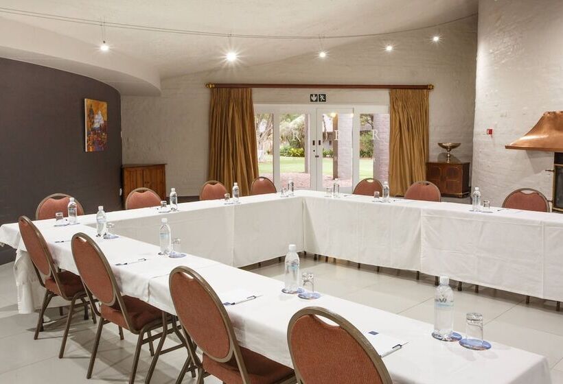 Protea Hotel By Marriott Oudtshoorn Riempie Estate