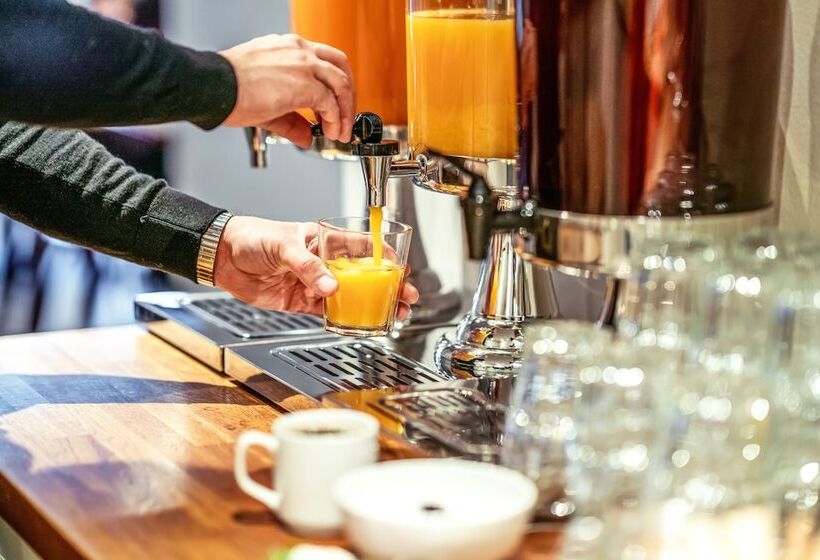 Queen S Hotel By First Hotels