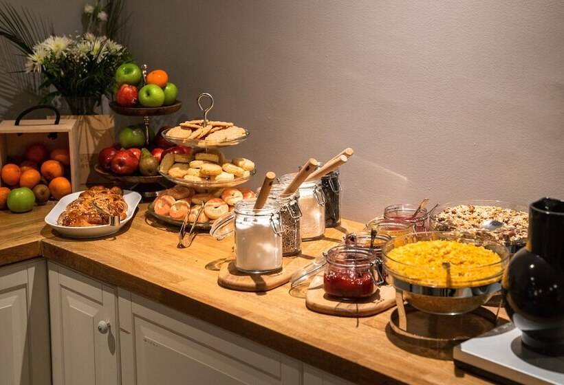 Queen S Hotel By First Hotels