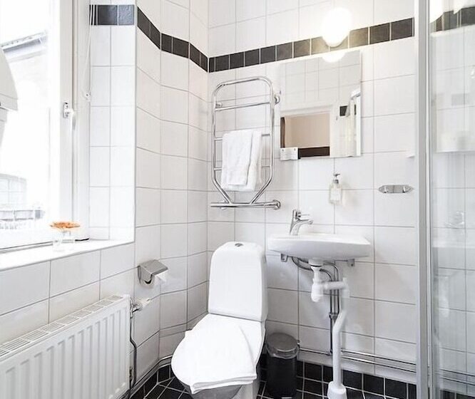 Queen S Hotel By First Hotels