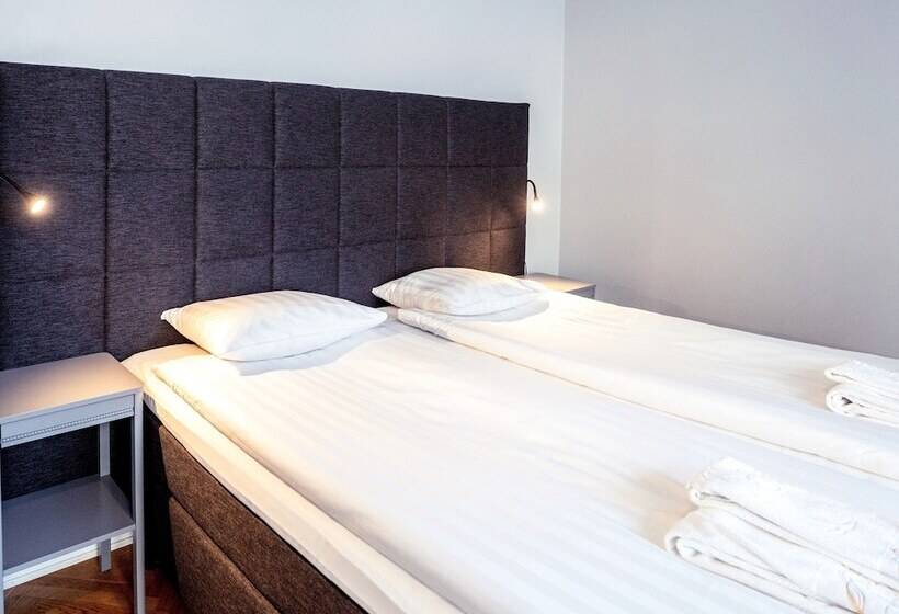 Queen S Hotel By First Hotels