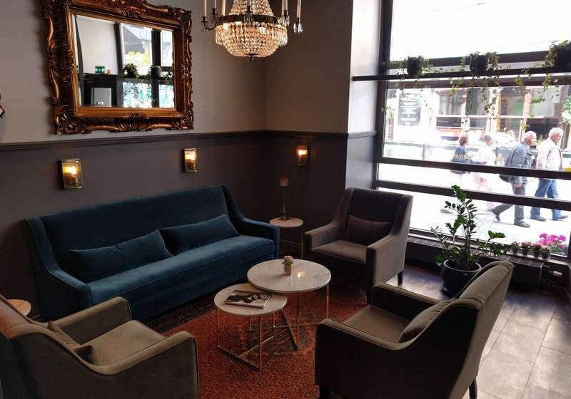 Queen S Hotel By First Hotels