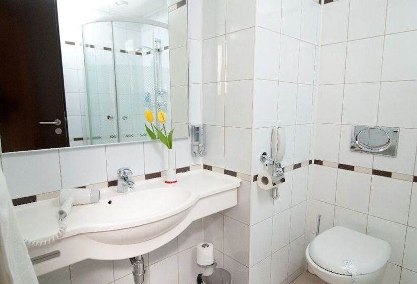 Отель Rapsodia City Center