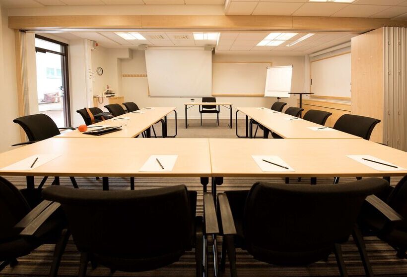 בית מלון כפרי Scandic Hallandia