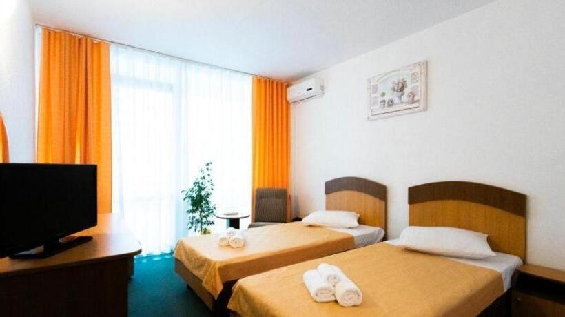 בית מלון כפרי Siret Saturn