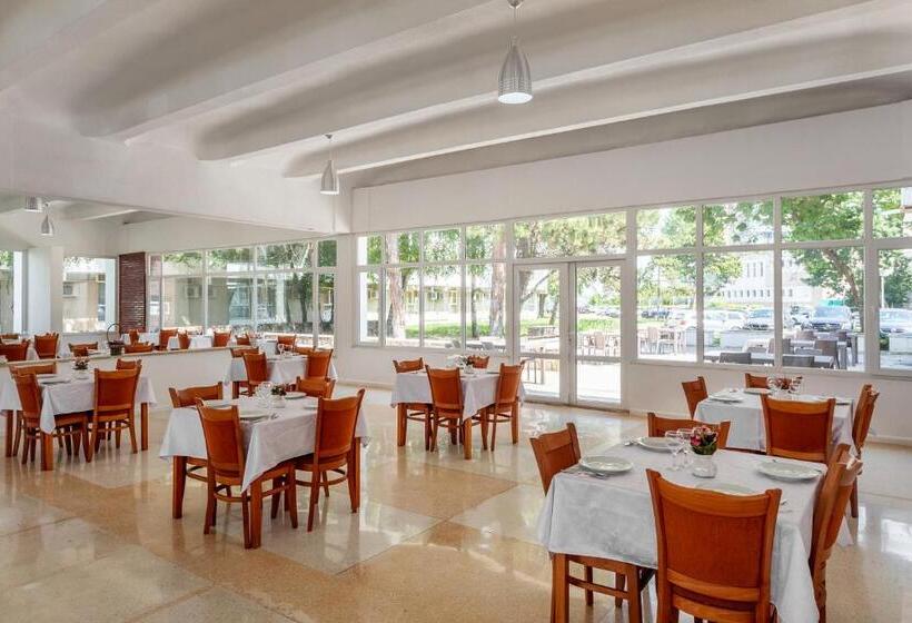 בית מלון כפרי Siret Saturn