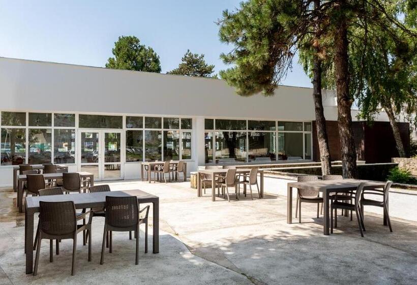 בית מלון כפרי Siret Saturn