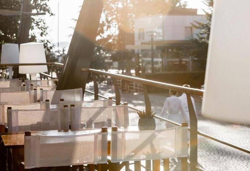 ホテル Skansen Båstad