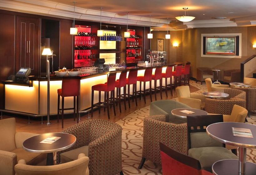 בית מלון כפרי Southern Sun Or Tambo International Airport