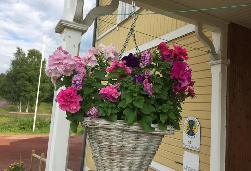 בית מלון כפרי Stf Tre Björnar B&b