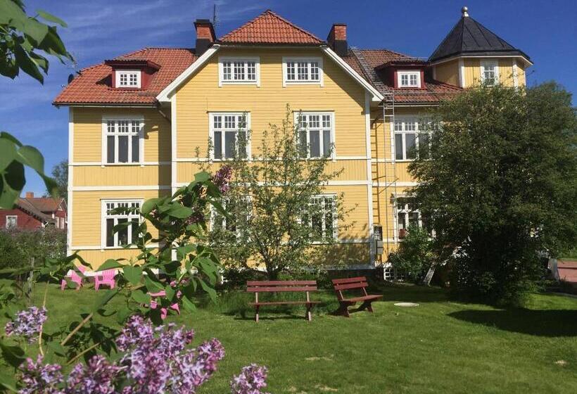 בית מלון כפרי Stf Tre Björnar B&b