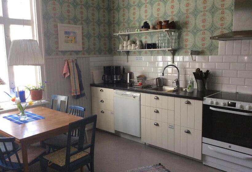 בית מלון כפרי Stf Tre Björnar B&b