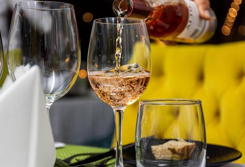 Peninsula All Suite Hotel By Dream Resorts