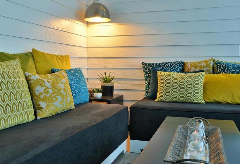 Peninsula All Suite Hotel By Dream Resorts