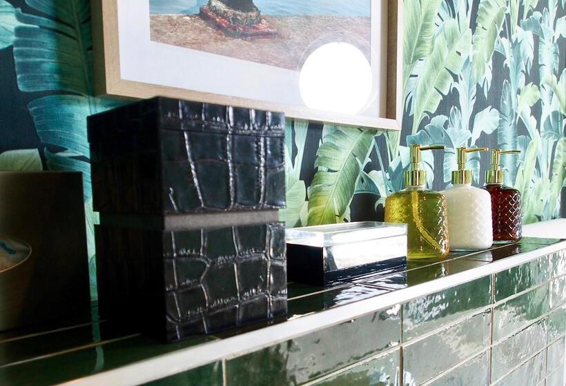 Peninsula All Suite Hotel By Dream Resorts