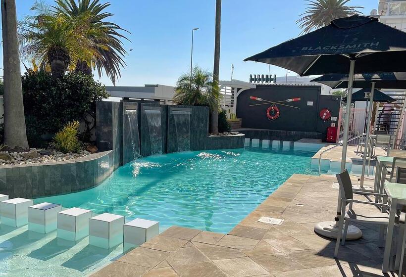 Peninsula All Suite Hotel By Dream Resorts