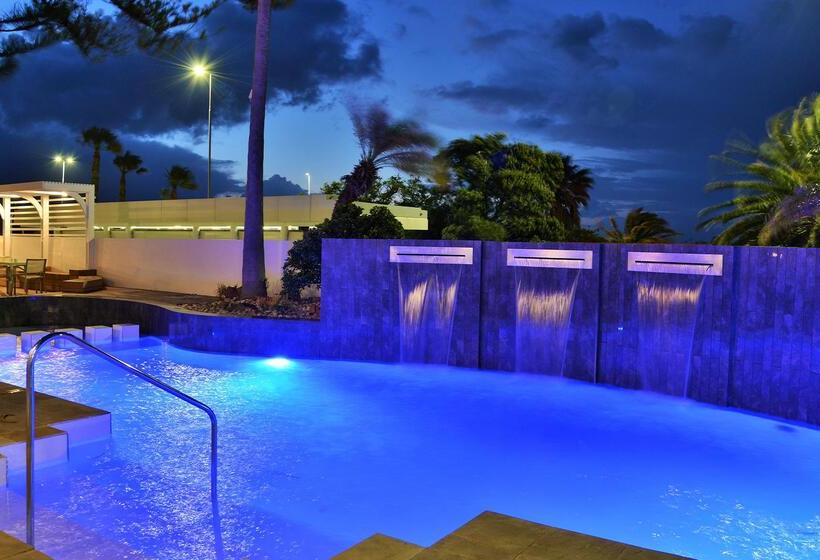 Peninsula All Suite Hotel By Dream Resorts