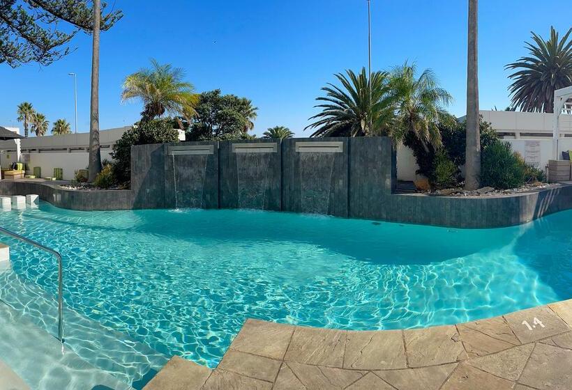 Peninsula All Suite Hotel By Dream Resorts