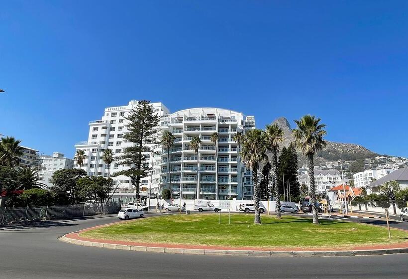 Peninsula All Suite Hotel By Dream Resorts