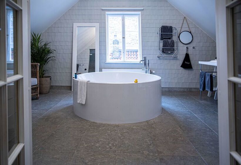 V Hotel Helsingborg; Bw Premier Collection