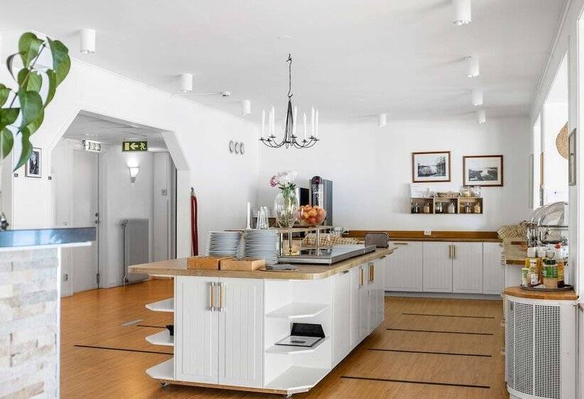 L Frykenstrand; Sure Hotel Collection By Best Western