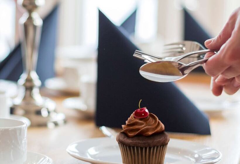 L Frykenstrand; Sure Hotel Collection By Best Western