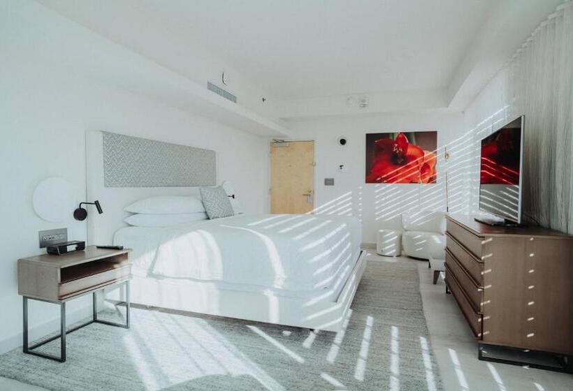 La Concha Renaissance San Juan Resort