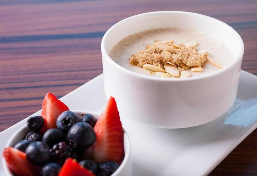 La Concha Renaissance San Juan Resort