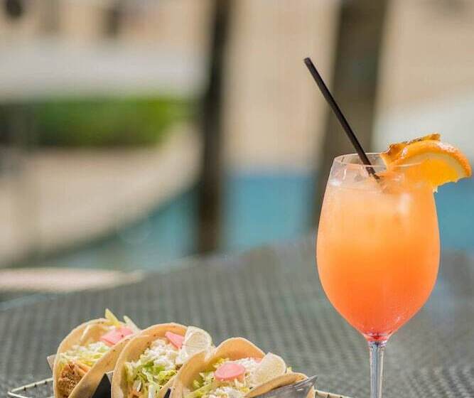 La Concha Renaissance San Juan Resort