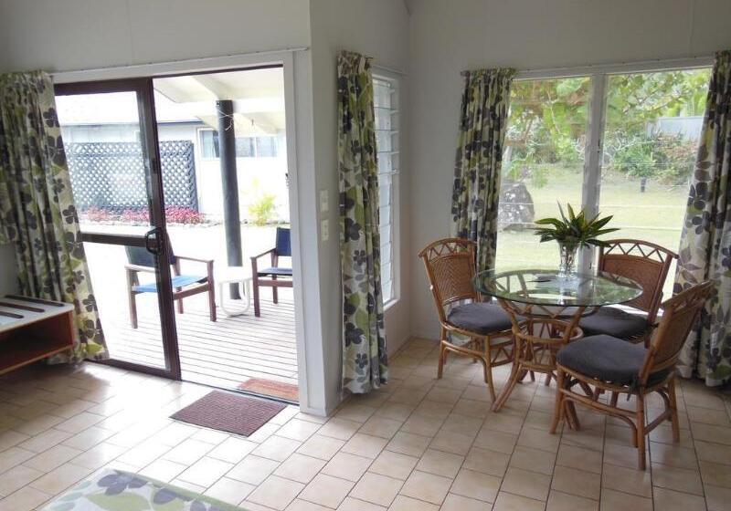 Lagoon Breeze Villas