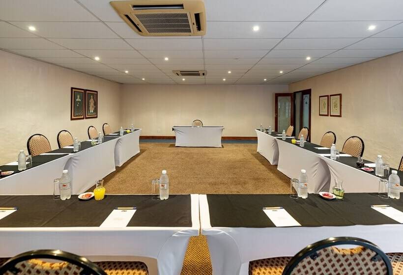 African Sky Hotels Pine Lake Inn