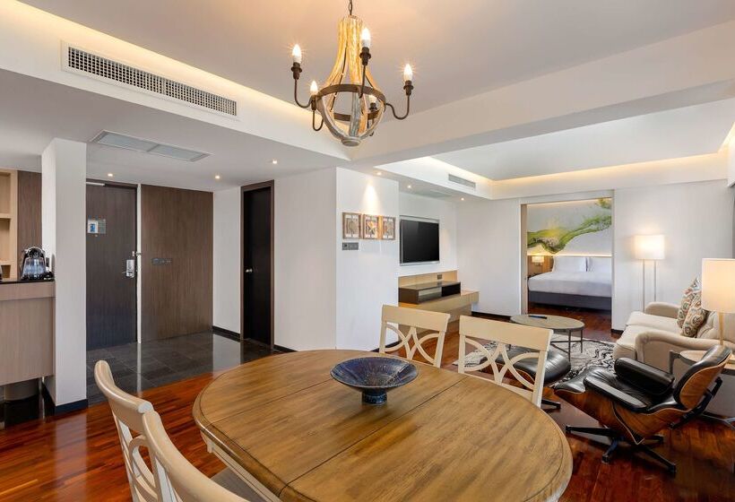 Doubletree By Hilton Phuket Banthai Resort