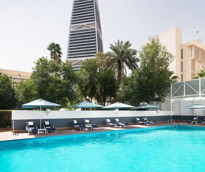 בית מלון כפרי Al Khozama