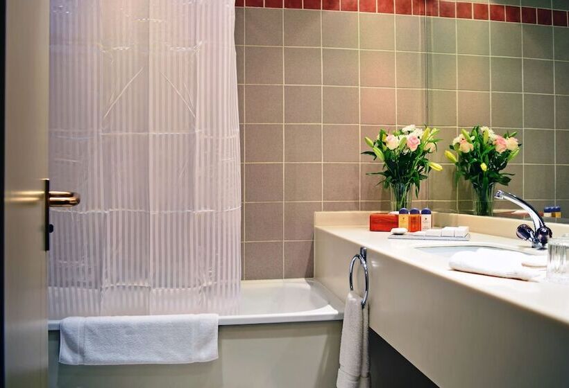 בית מלון כפרי Al Khozama